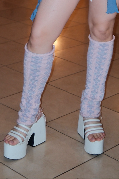 manic pixie leg warmers